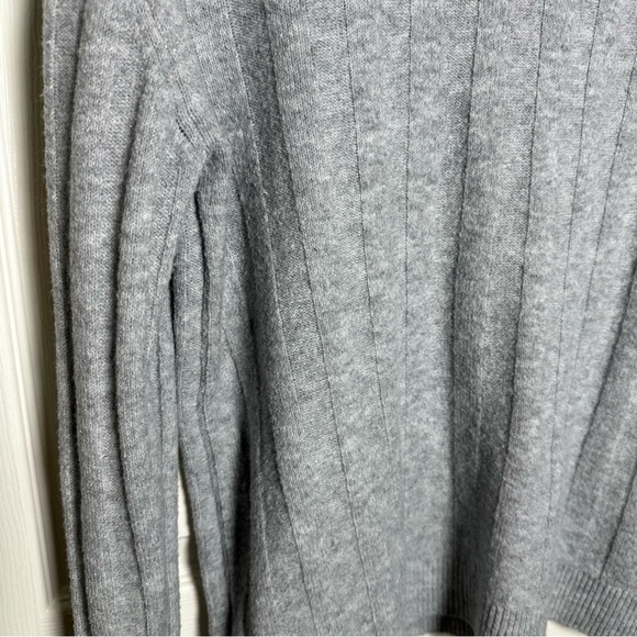 Elie Tahari Womens Large Gray Mock Turtleneck Sweater Normcore Minimalist Wool - Picture 11 of 11